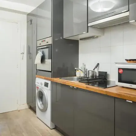 Apartament New & Cosy Studio Apt For 2 *